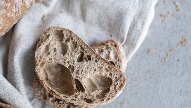 Wieso entsteht häufig ein Loch im Brot beim Backen?
